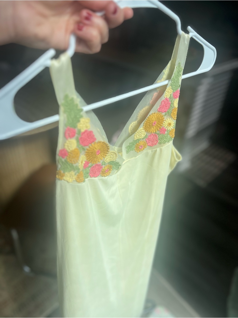 Vintage Cream Slip Chemise with Floral Lace Trim - Picture 6 of 6